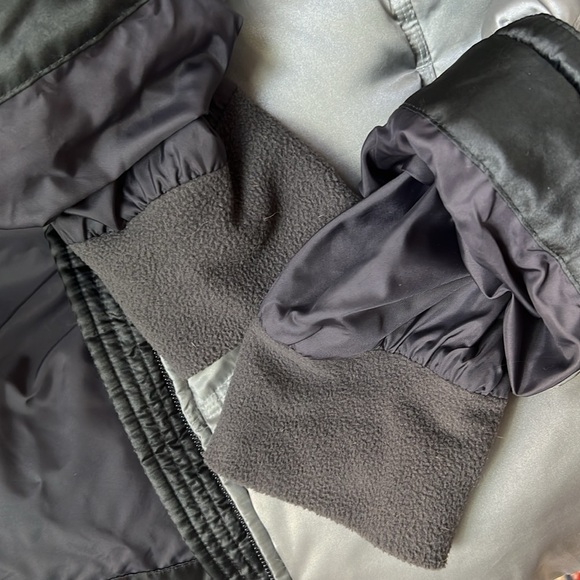 Nike (Medium) Silver Down Puffer Jacket - EUC - Picture 12 of 12